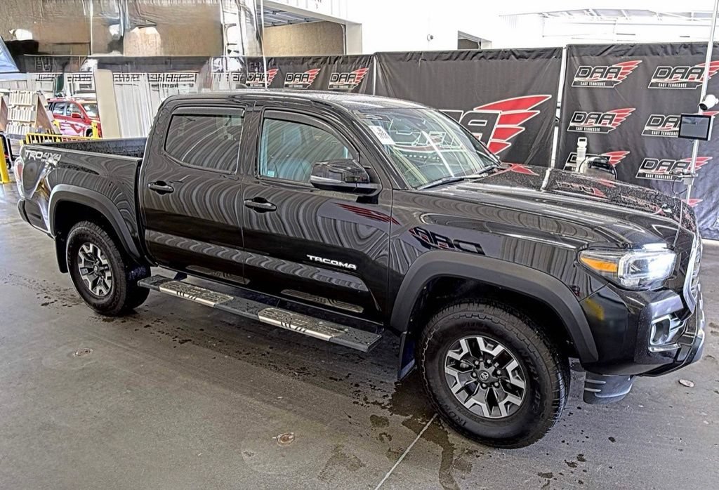 Used 2022 Toyota Tacoma TRD Off-Road w/ TRD Premium Off Road Package AWD/4WD image 4