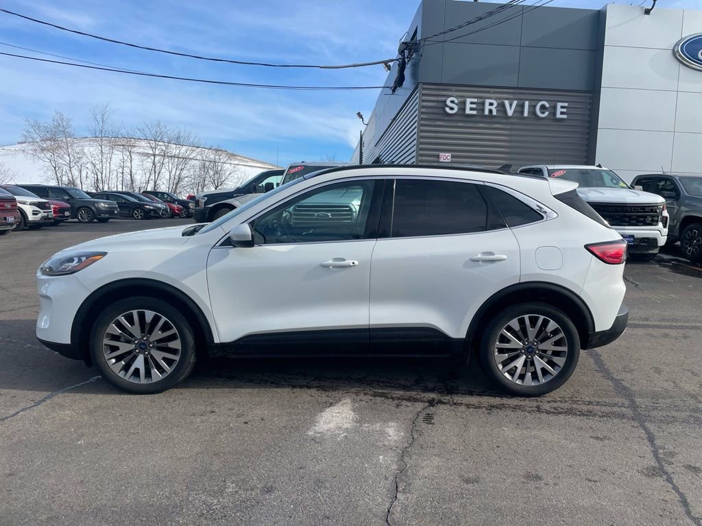 Used 2022 Ford Escape Titanium w/ Class II Trailer Tow Package image 2