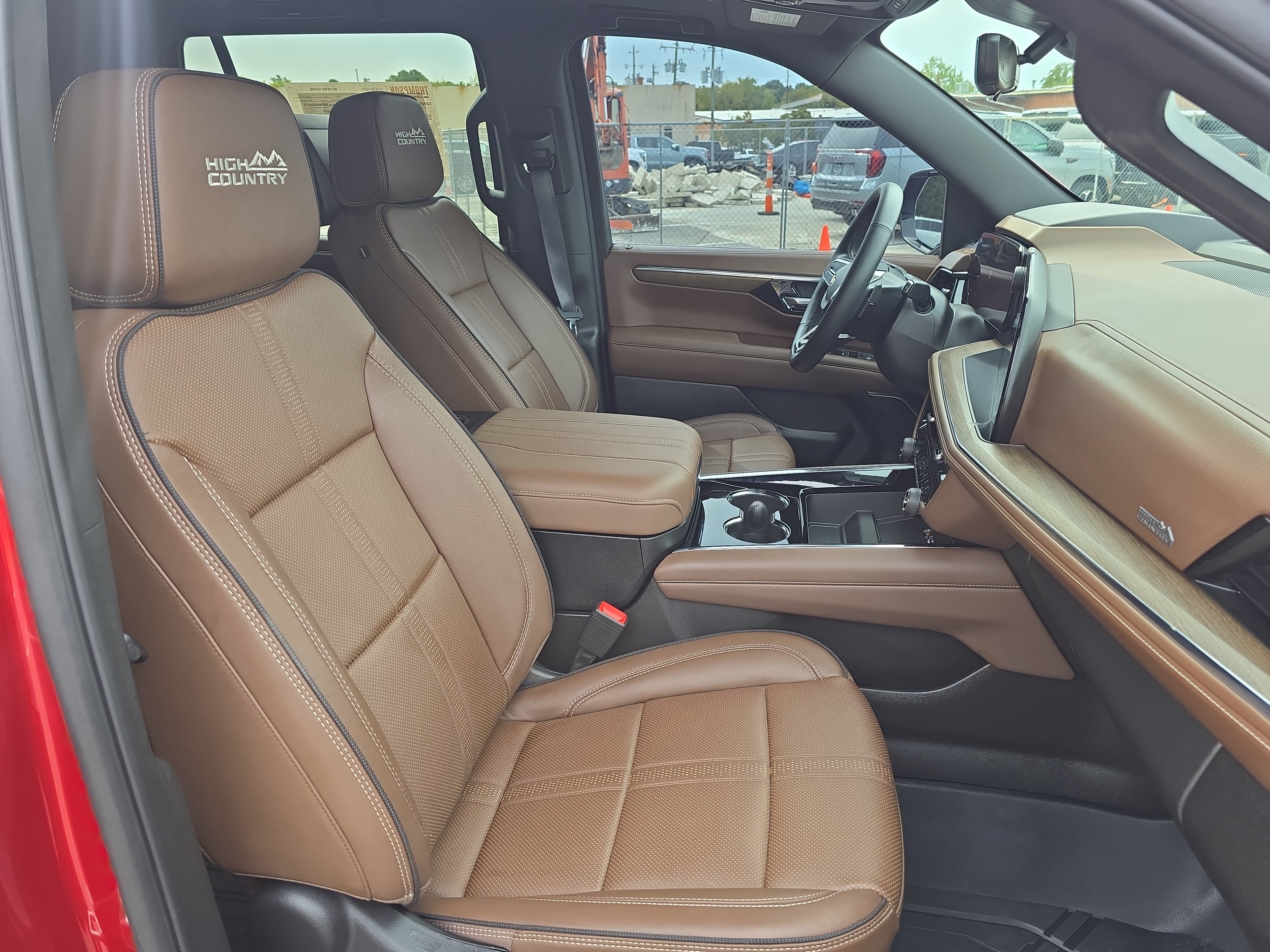 Used 2025 Chevrolet Tahoe High Country AWD/4WD image 10