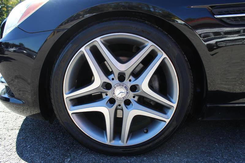 Used 2015 Mercedes-Benz SLK 250 w/ Premium Package image 9