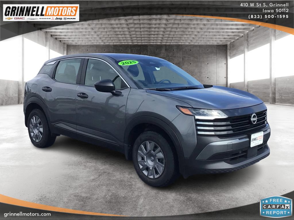 Used 2025 Nissan Kicks S image 3