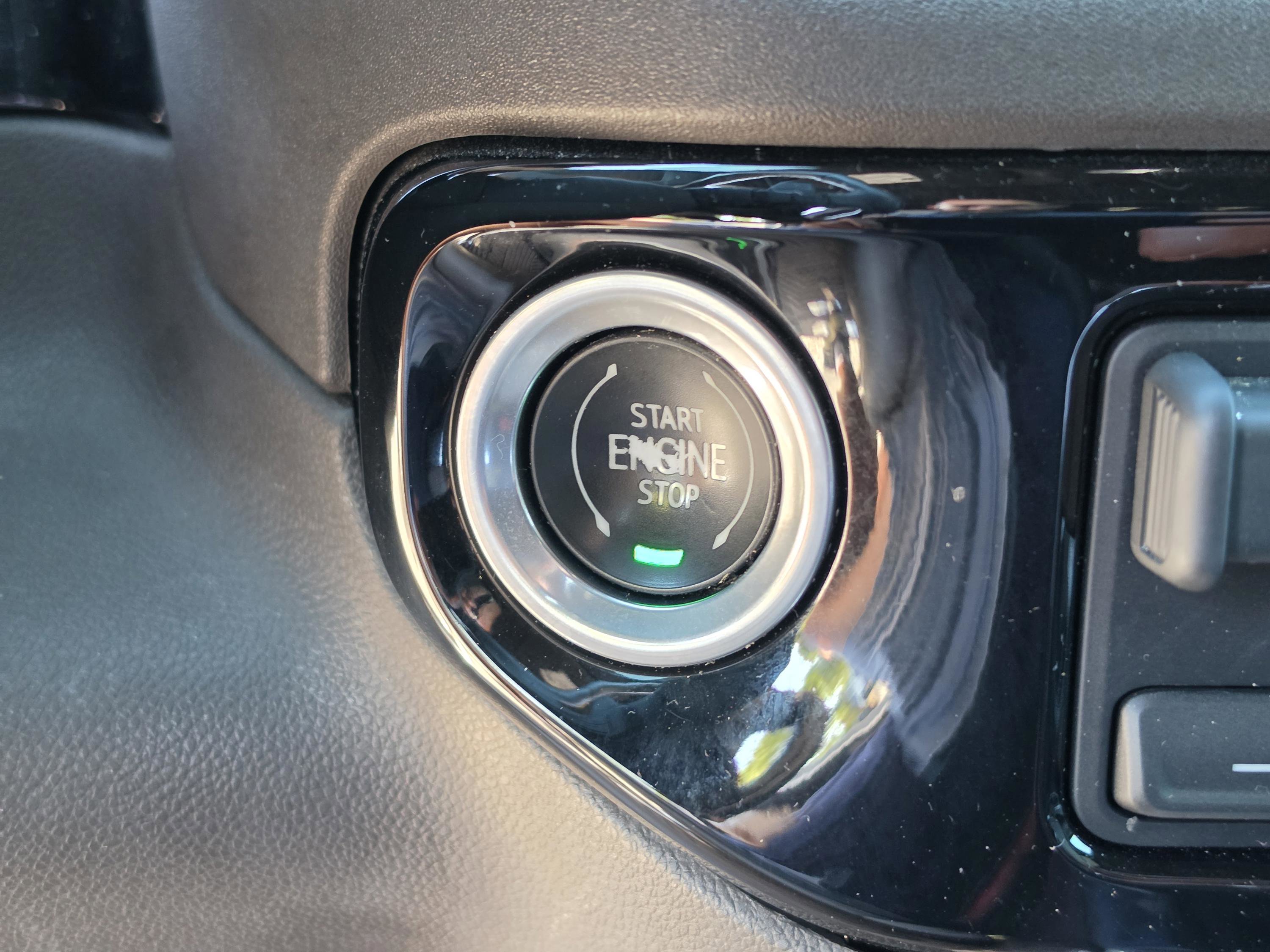 Used 2022 Chevrolet Silverado 1500 LTZ AWD/4WD image 34