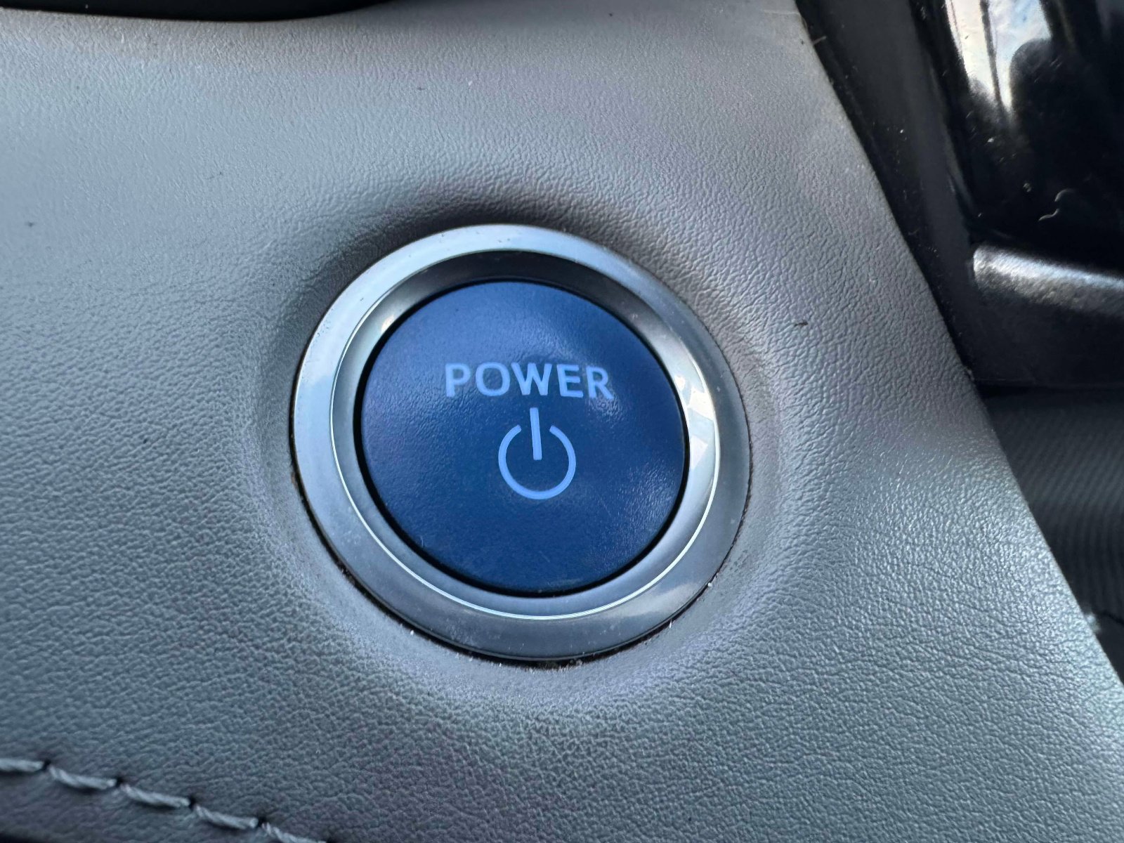 Used 2021 Toyota Highlander XLE image 28