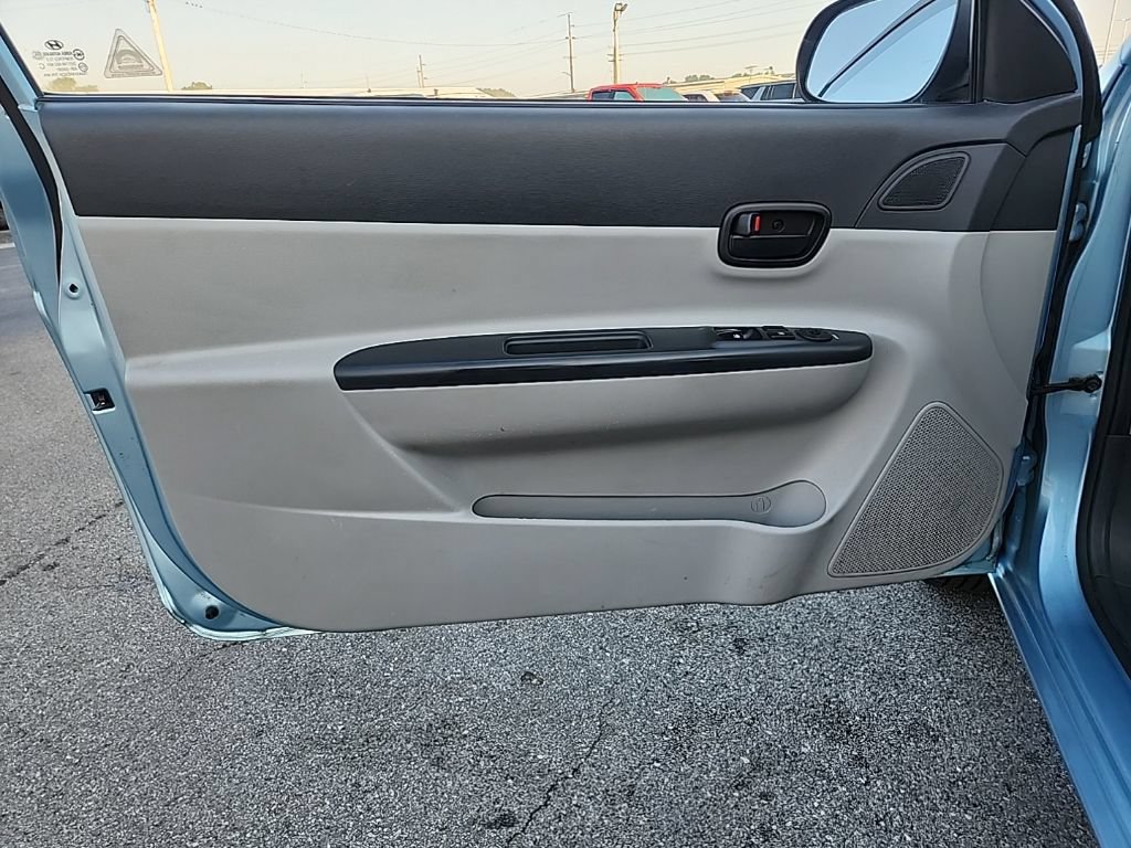 Used 2010 Hyundai Accent GS w/ Premium Pkg 3 FWD image 20