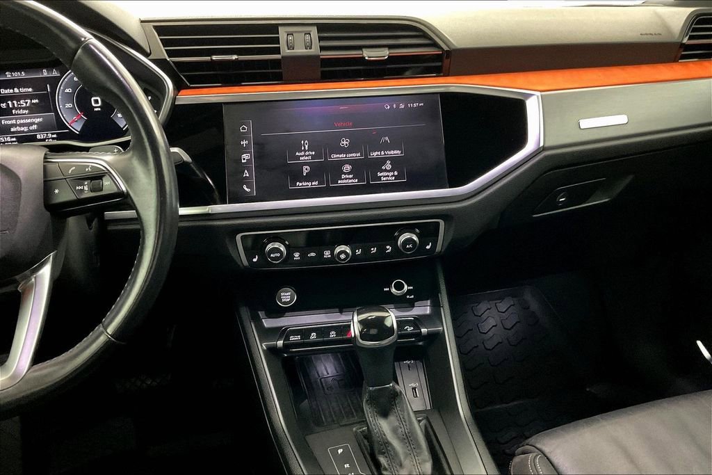 Used 2019 Audi Q3 2.0T Premium Plus w/ Premium Plus Package AWD/4WD image 9