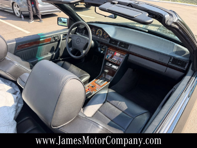 Used 1995 Mercedes-Benz E 320 Convertible image 40