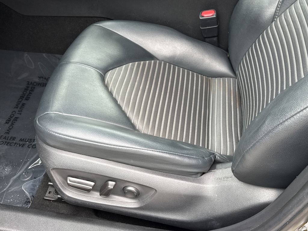 Used 2019 Toyota Camry SE image 22