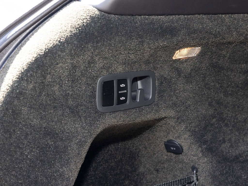 Used 2020 Bentley Bentayga Speed image 48