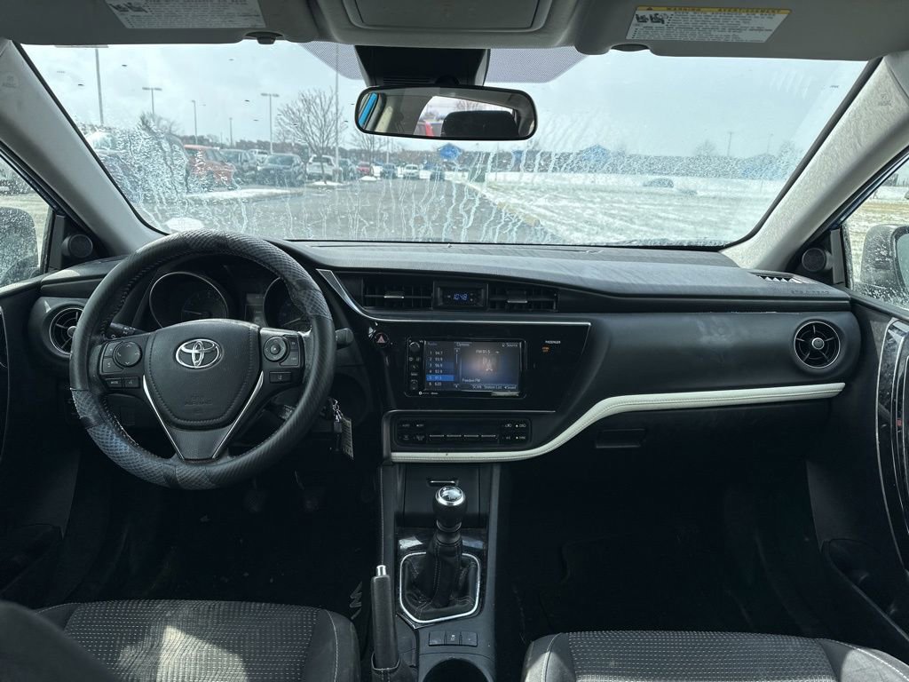 Used 2017 Toyota Corolla iM image 19