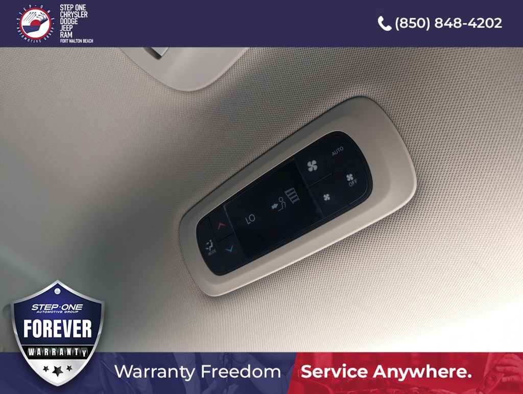 Used 2022 Chrysler Pacifica Touring-L FWD image 31