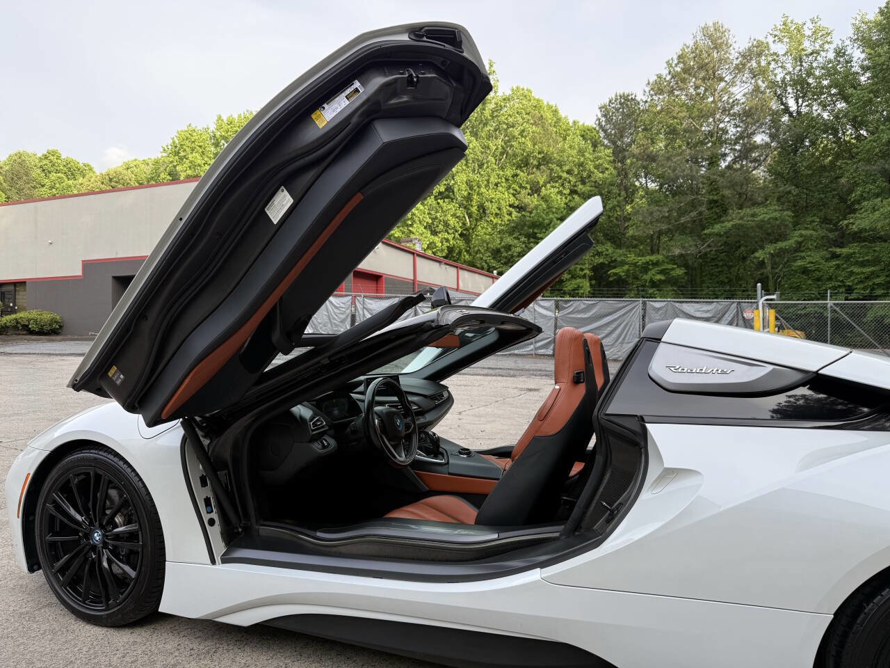 Used 2019 BMW i8 Roadster AWD/4WD image 23