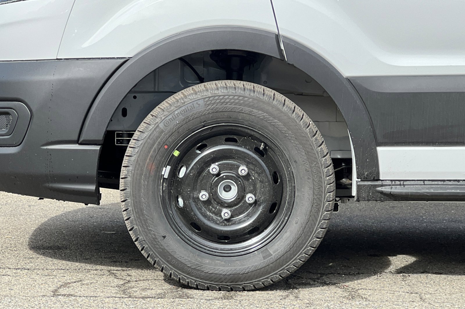 New 2026 Ford E-Transit 148 Medium Roof w/ Load Area Protection Package image 25