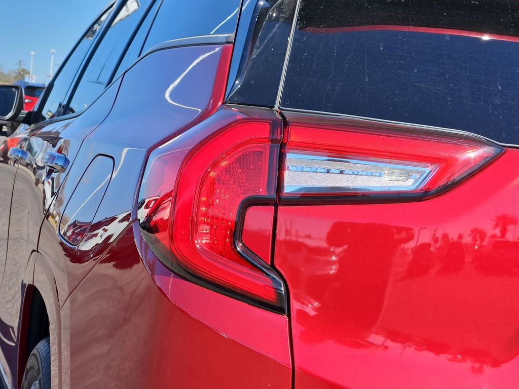 Used 2024 GMC Terrain Denali w/ Denali Premium Package image 9