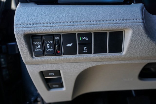 Used 2025 Honda Odyssey Touring image 13