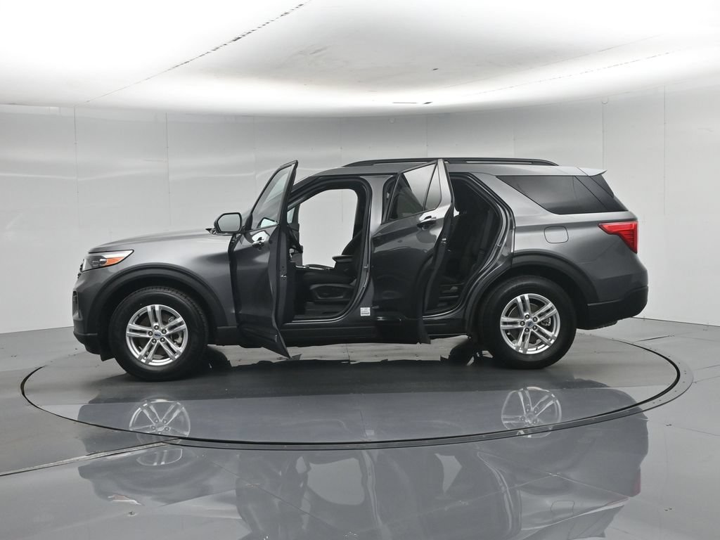 Used 2023 Ford Explorer XLT RWD image 37