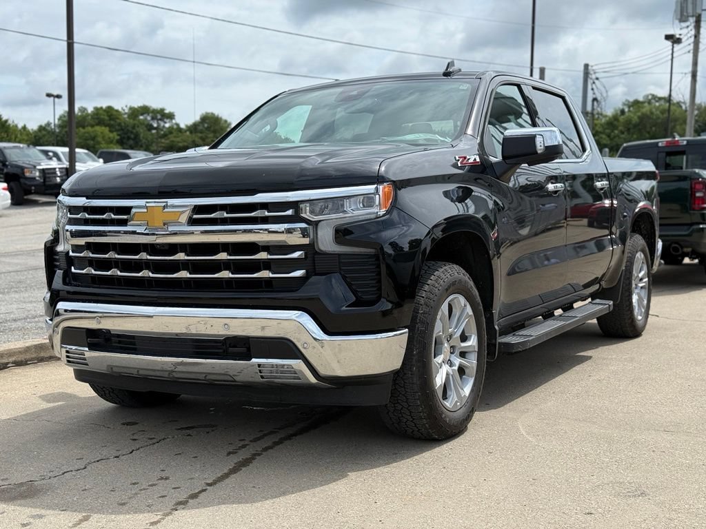 Used 2026 Chevrolet Silverado 1500 LTZ AWD/4WD image 2