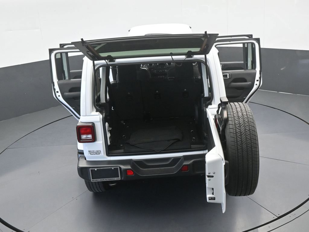 Used 2022 Jeep Wrangler Unlimited Sahara AWD/4WD image 64