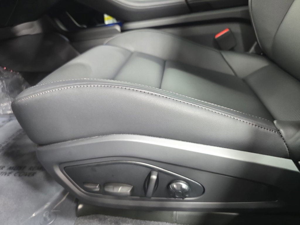 New 2026 Porsche Taycan AWD/4WD image 23