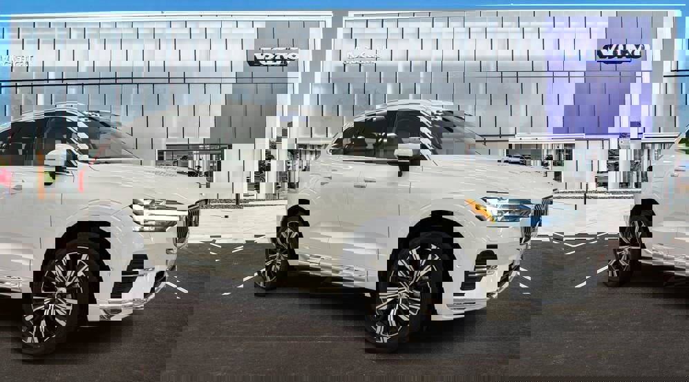 Used 2023 Volvo XC60 B5 Plus