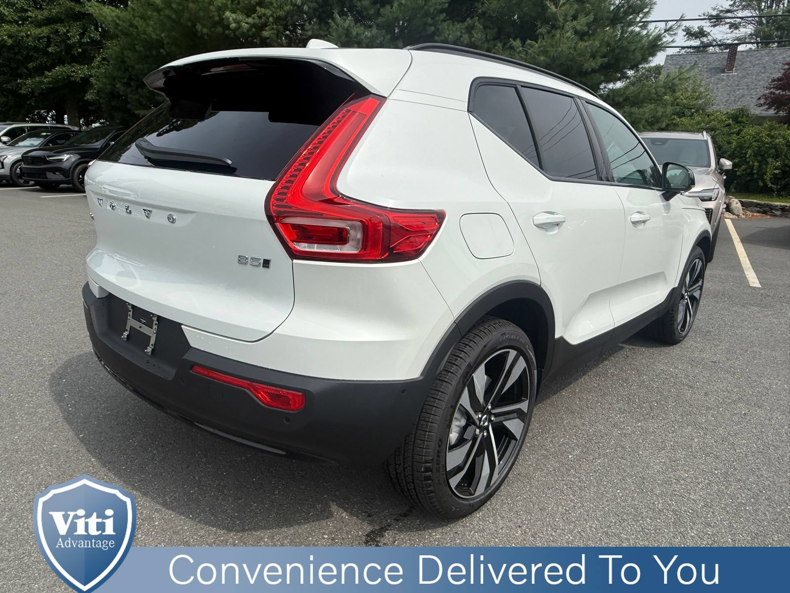New 2026 Volvo XC40 B5 Ultra w/ Protection Package Premier AWD/4WD image 8