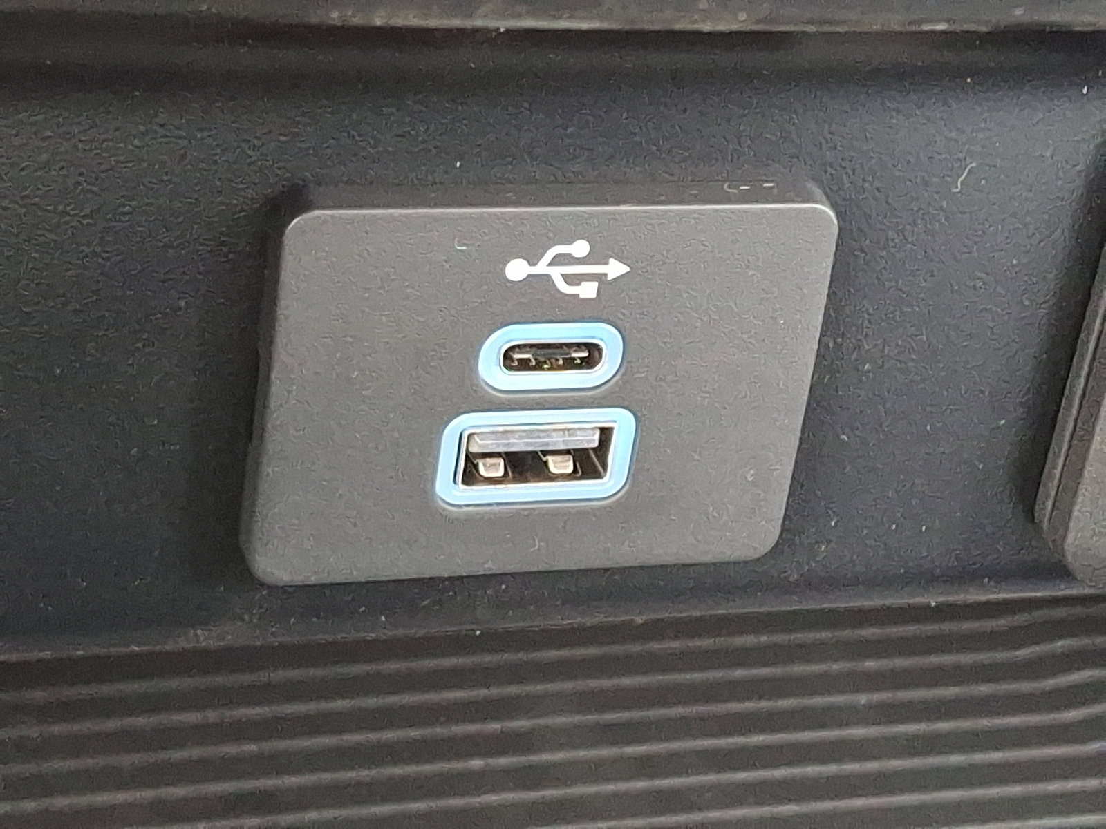 Used 2024 Ford F550 2WD Regular Cab Super Duty image 19