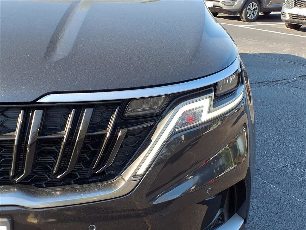 Used 2024 Kia Carnival EX image 29