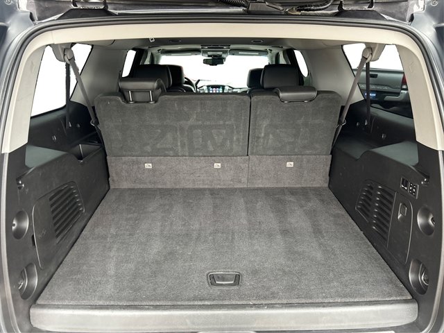 Used 2017 Chevrolet Suburban Premier image 12