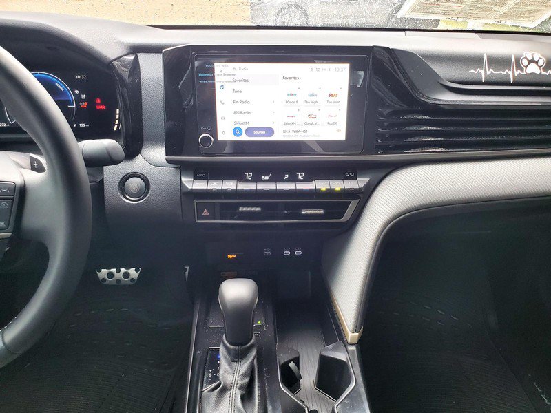 Used 2025 Toyota Camry SE FWD image 11