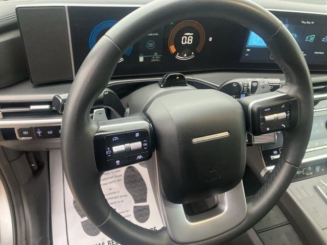 Used 2025 Hyundai Santa Fe SEL image 12