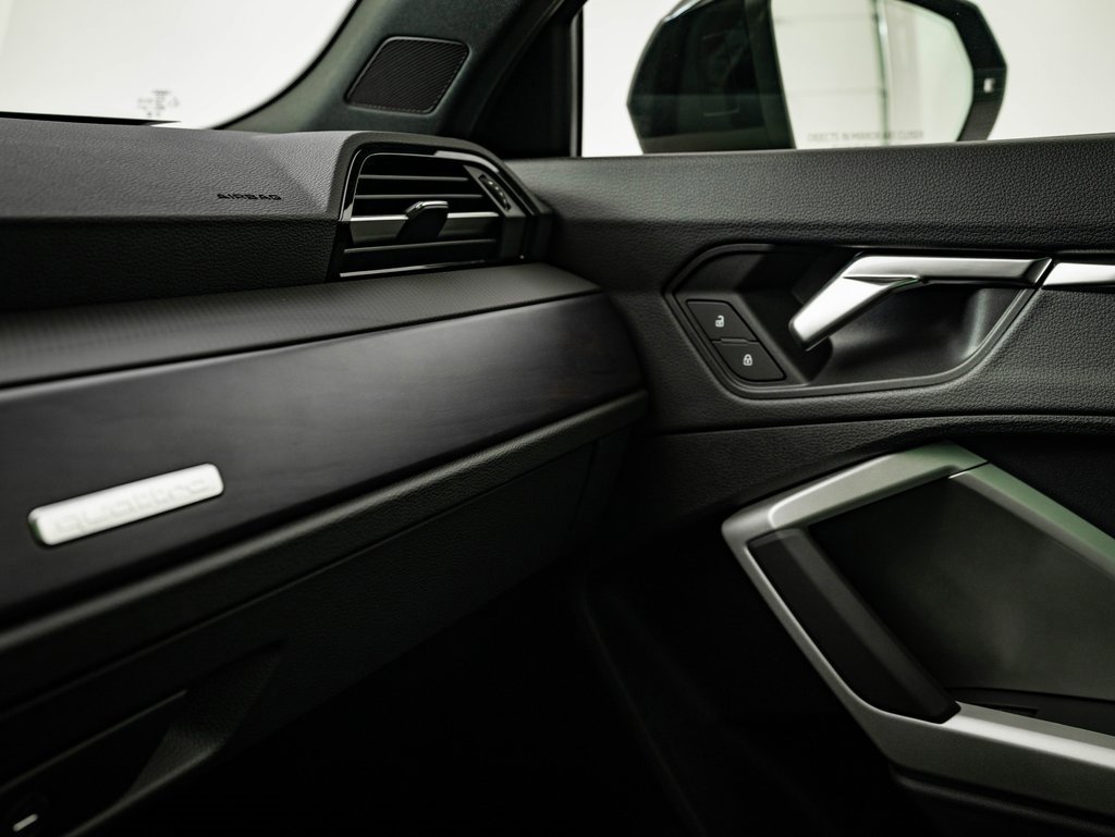 Certified 2024 Audi Q3 2.0T Premium w/ Convenience Package image 38