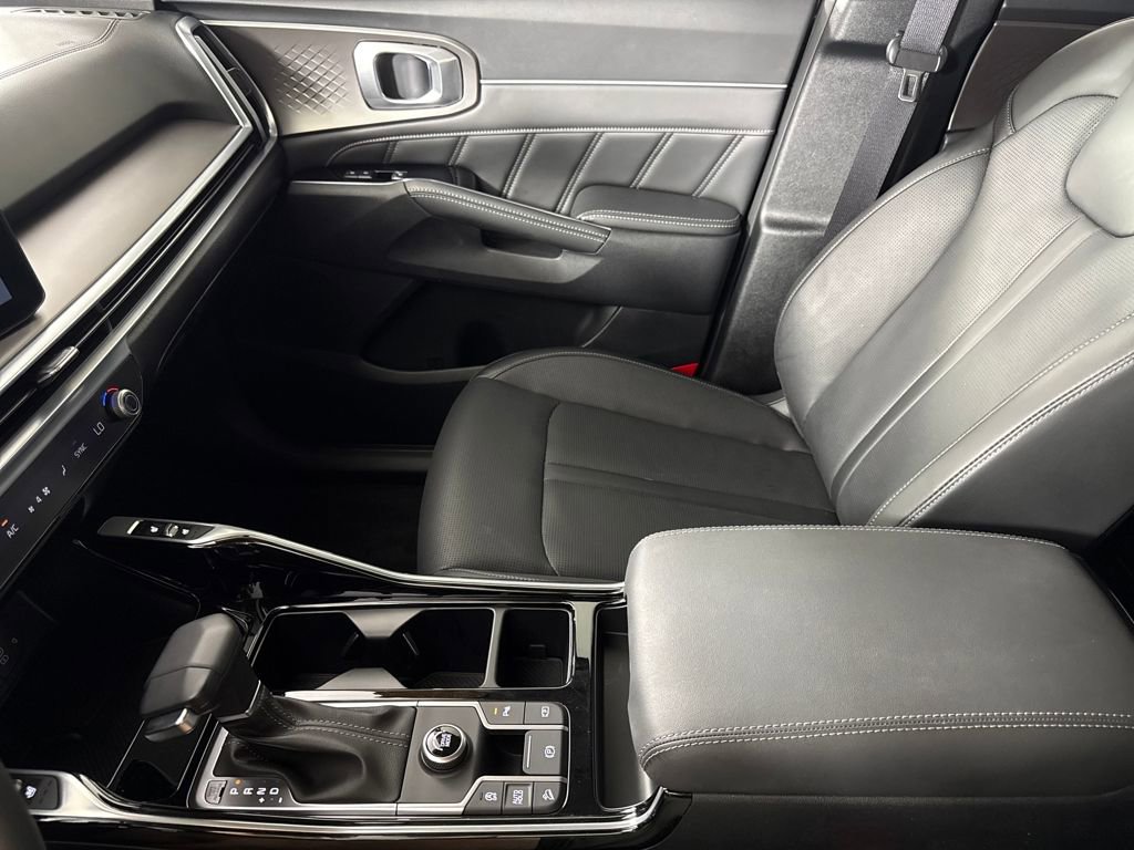 Used 2025 Kia Sorento SX image 20