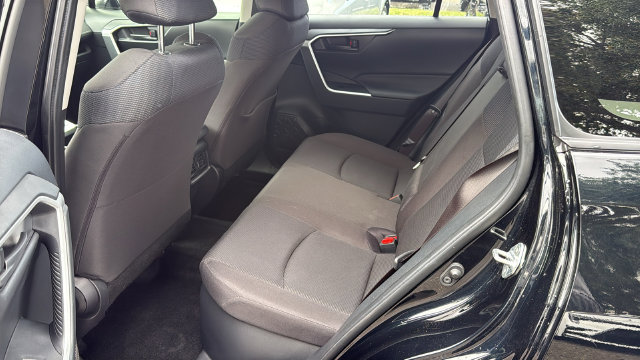 Used 2025 Toyota RAV4 LE AWD/4WD image 16