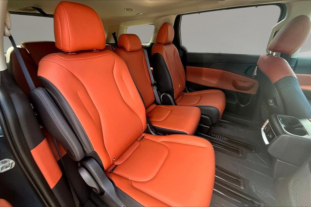 New 2027 Kia Carnival SX FWD image 10