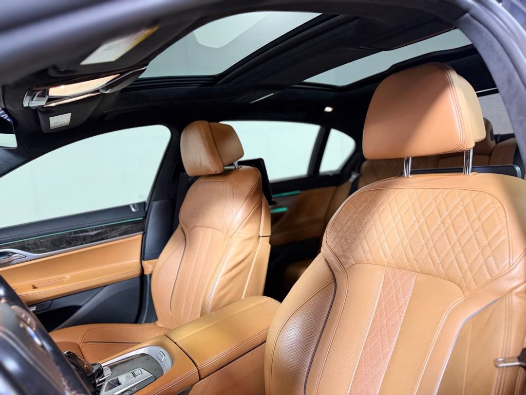 Used 2016 BMW 750i xDrive image 22