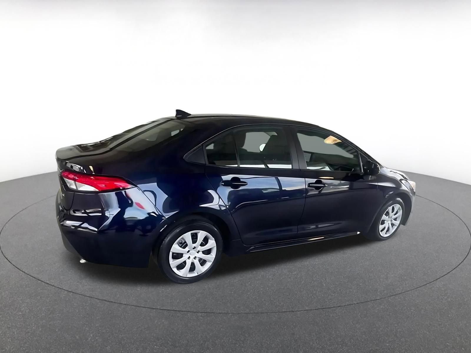 Used 2025 Toyota Corolla LE FWD image 15
