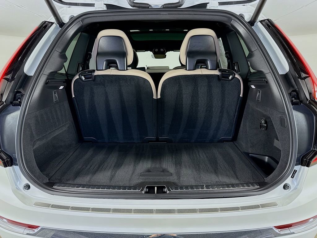 Certified 2026 Volvo XC90 B6 Plus w/ Protection Package Premier image 28