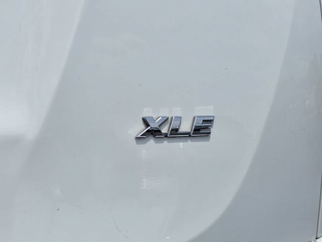 Used 2018 Toyota RAV4 XLE w/ Plus Extra Value Package FWD image 30