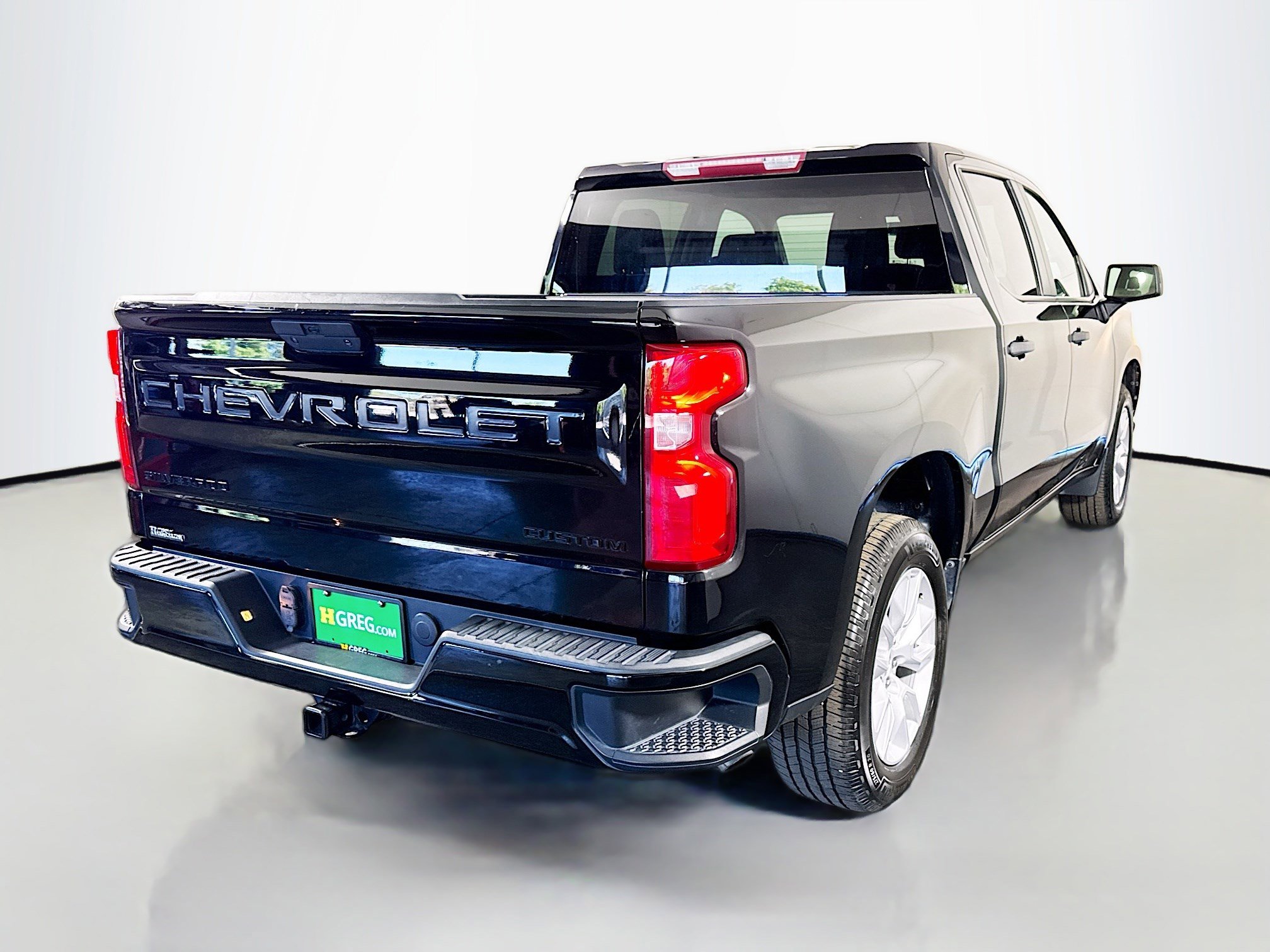 Used 2022 Chevrolet Silverado 1500 Custom w/ LPO, Dark Essentials Package RWD image 10