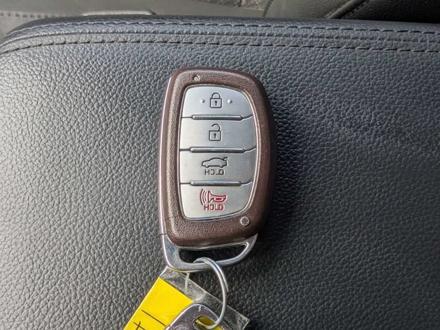 Used 2017 Hyundai Elantra Limited FWD image 30