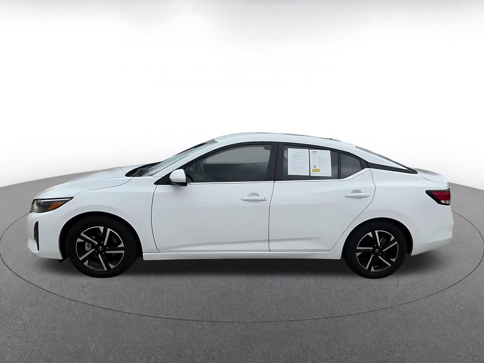 Used 2025 Nissan Sentra SV FWD image 8