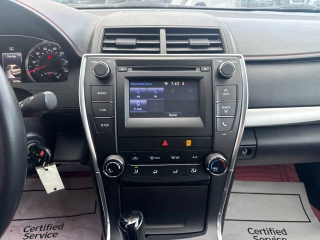 Used 2017 Toyota Camry SE w/ Moonroof Package FWD image 21