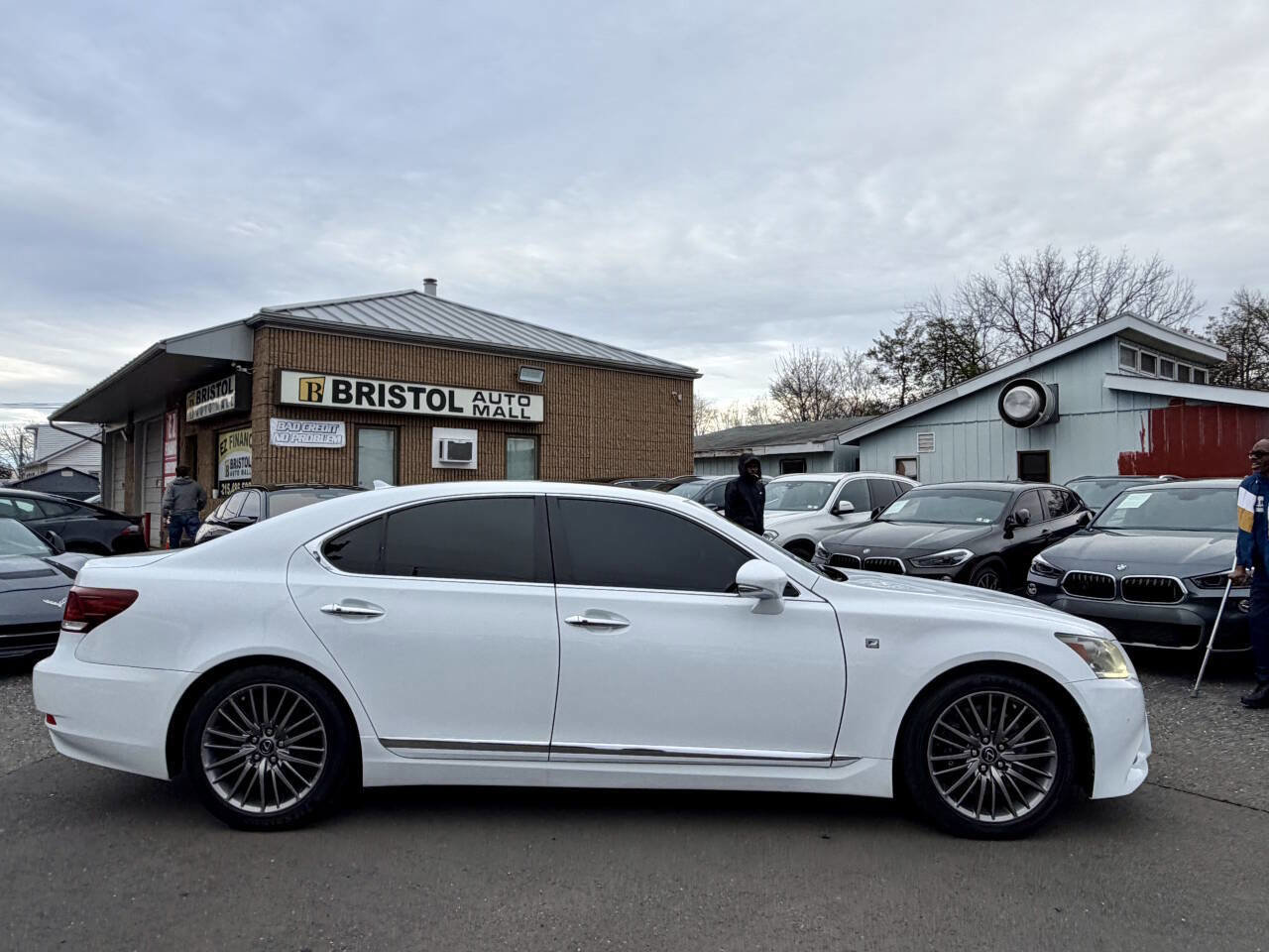 Used 2013 Lexus LS 460 AWD w/ F-Sport Pkg image 10