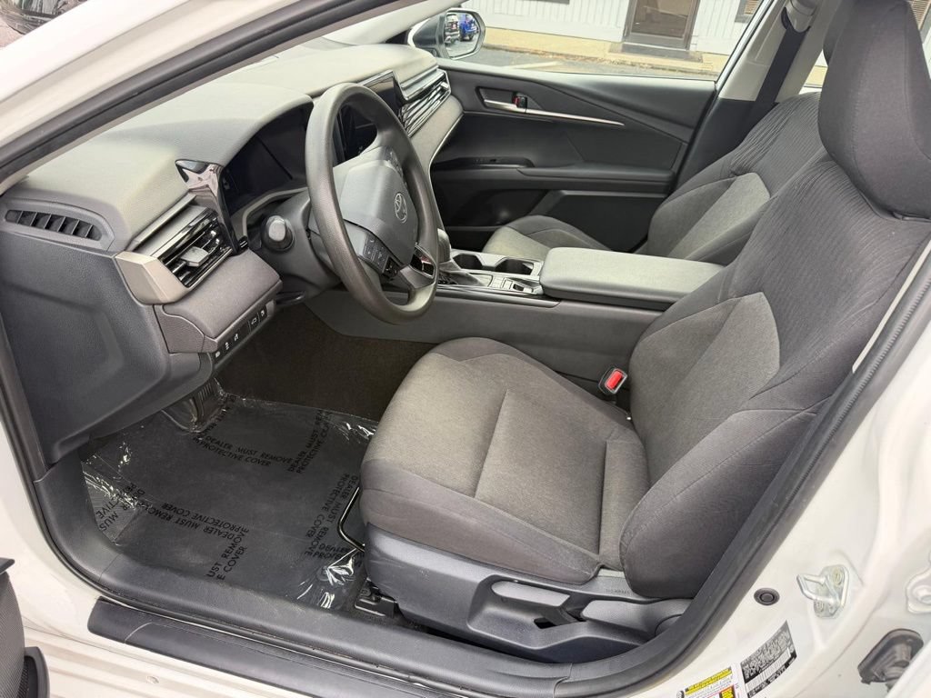 Used 2025 Toyota Camry LE FWD image 11