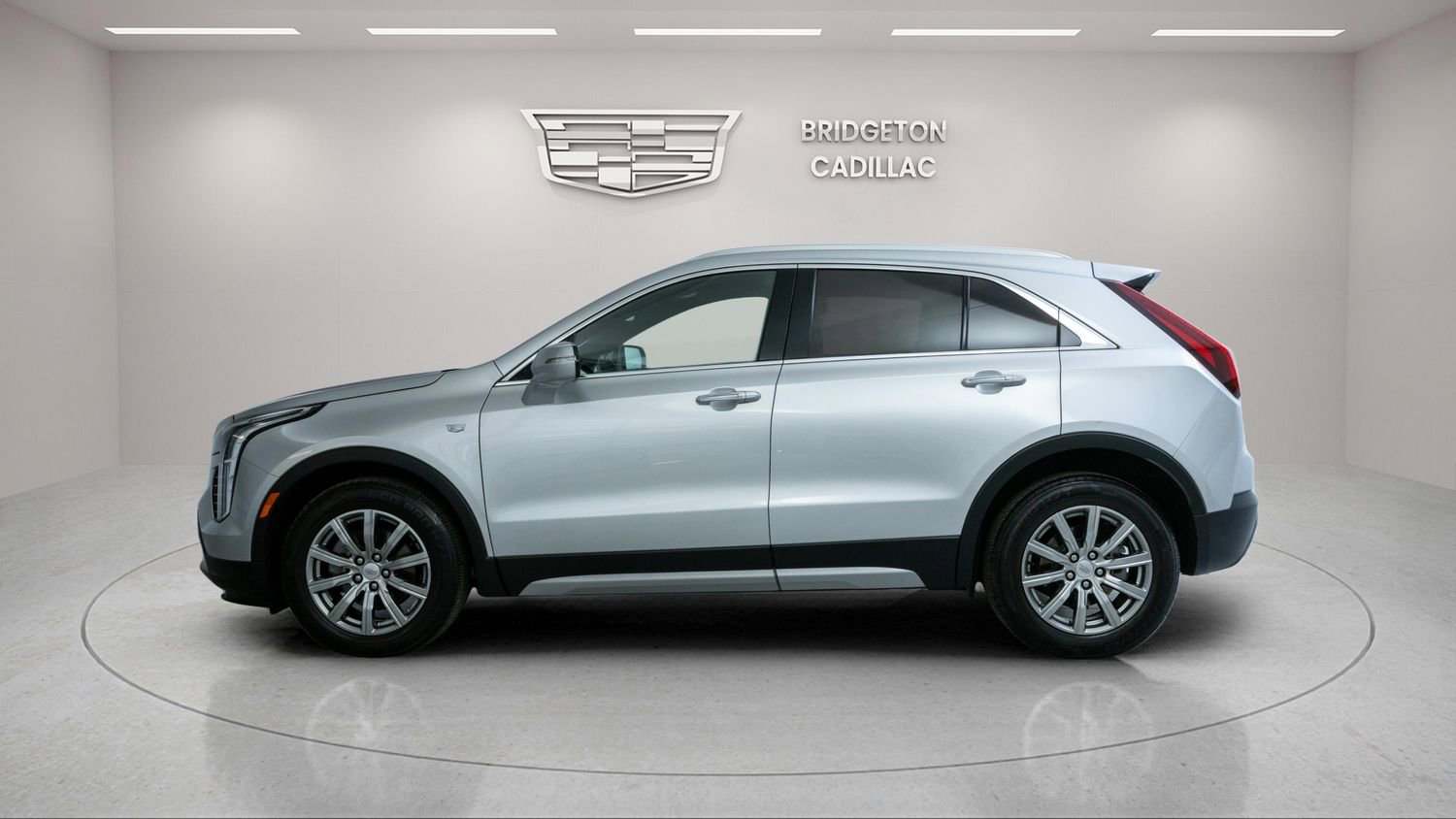Used 2022 Cadillac XT4 Premium Luxury w/ Safety Alert Package AWD/4WD image 4