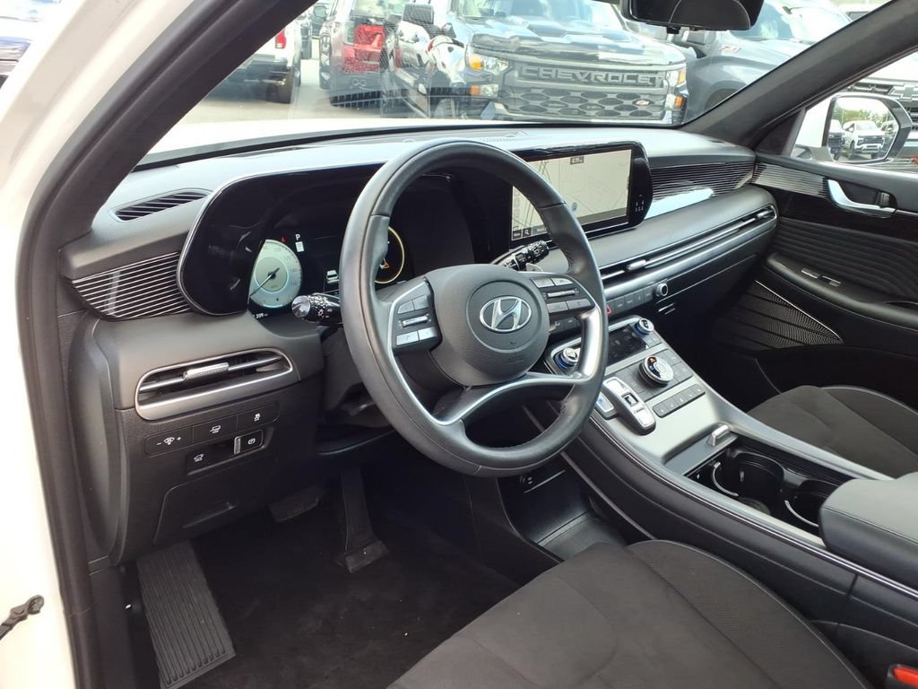 Used 2025 Hyundai Palisade Calligraphy AWD/4WD image 13