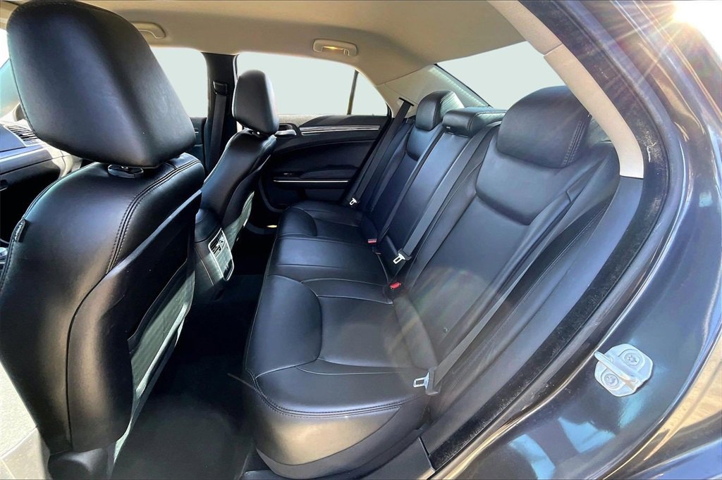 Used 2021 Chrysler 300 Touring L image 28