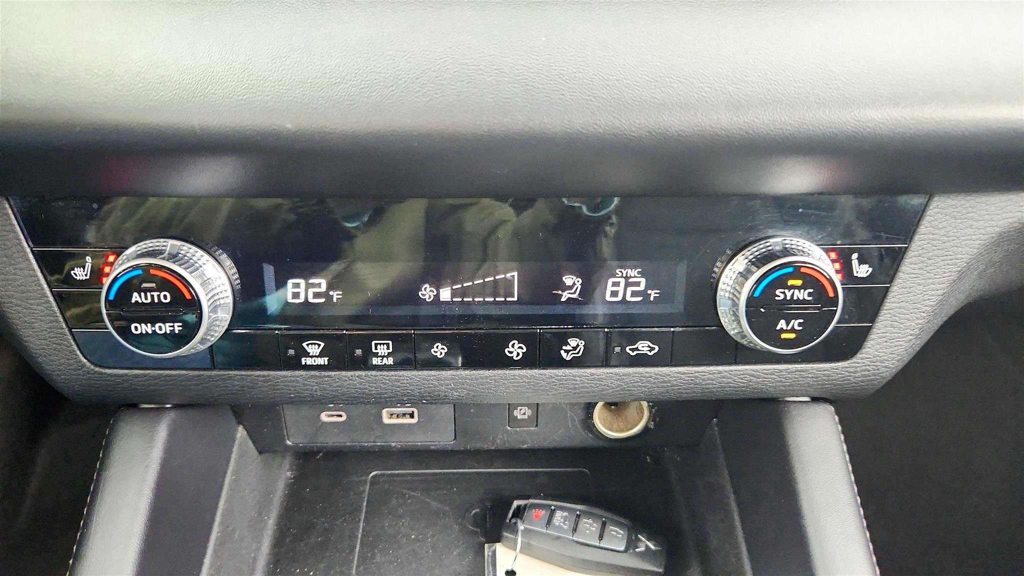 Used 2024 Mitsubishi Outlander FWD image 39