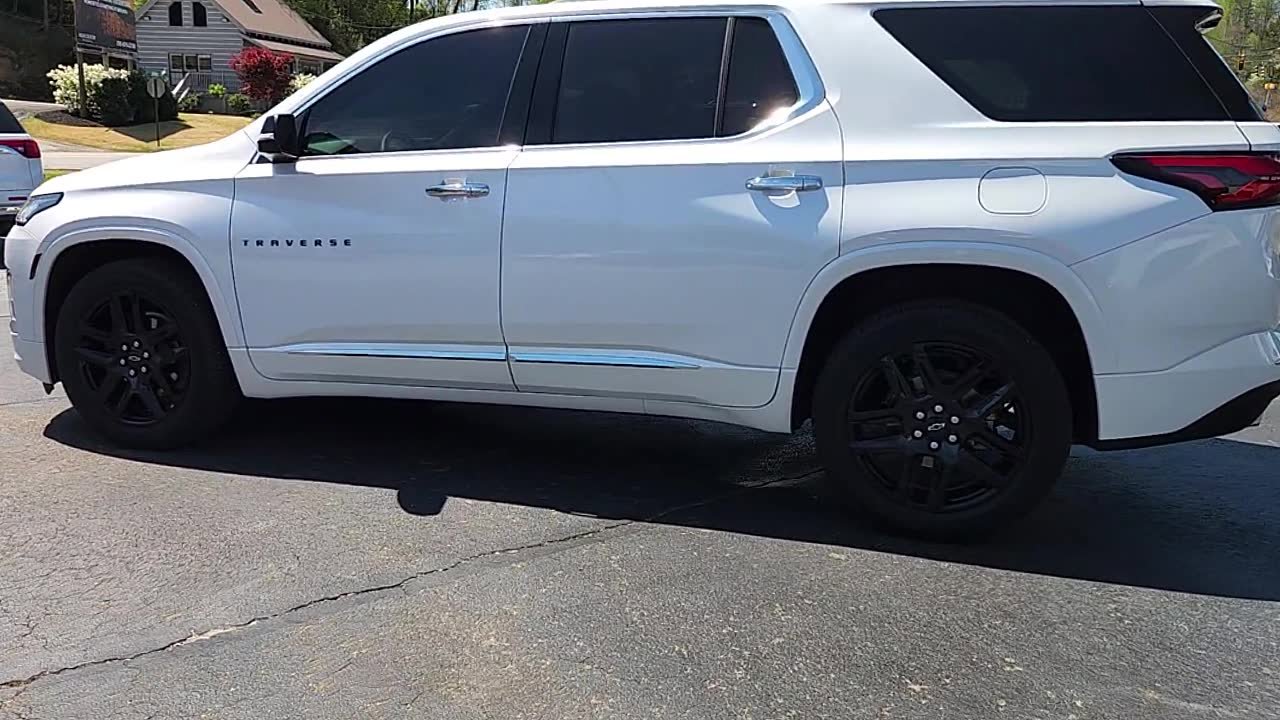 Used 2023 Chevrolet Traverse Premier w/ LPO, Floor Liner Package image 6