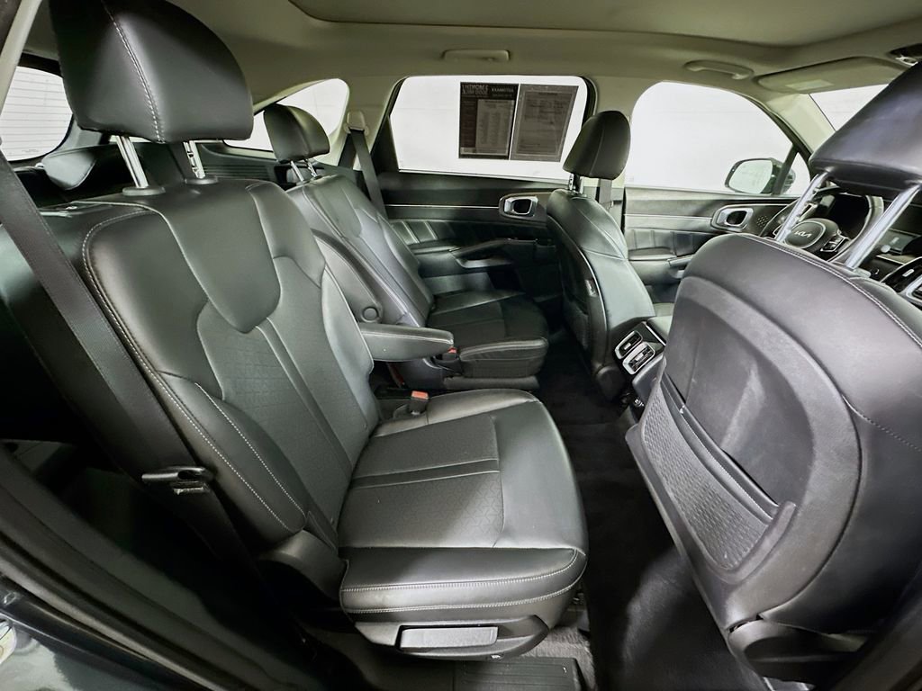 Used 2022 Kia Sorento SX image 11