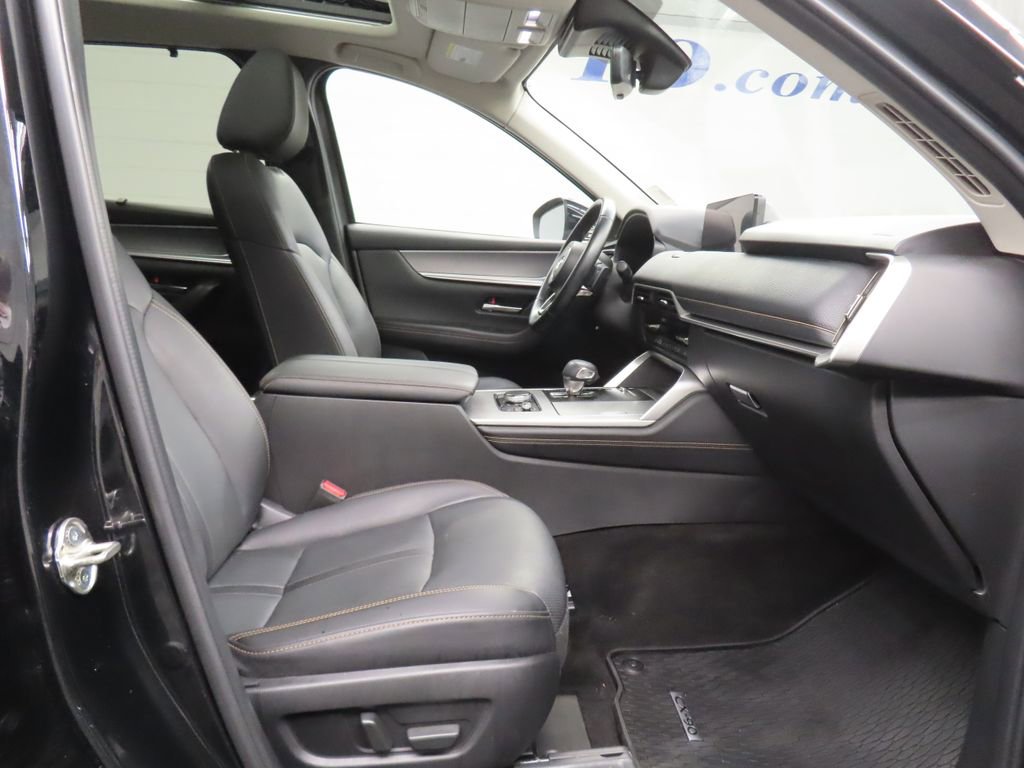 Used 2024 MAZDA CX-90 Plug-In Hybrid w/ Premium Pkg image 26
